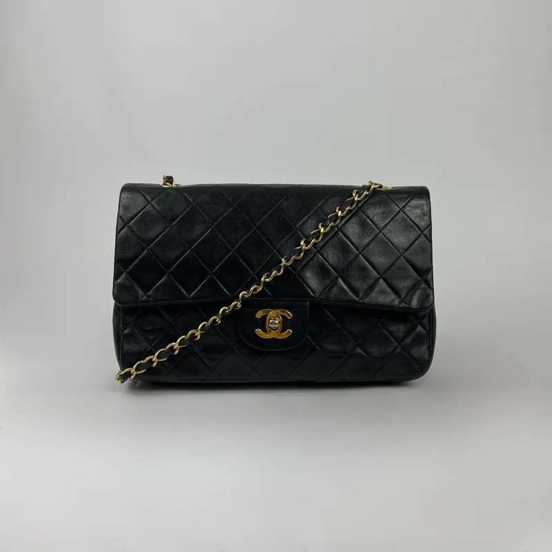 Chanel Mellanstor dubbel klassisk Flapbag