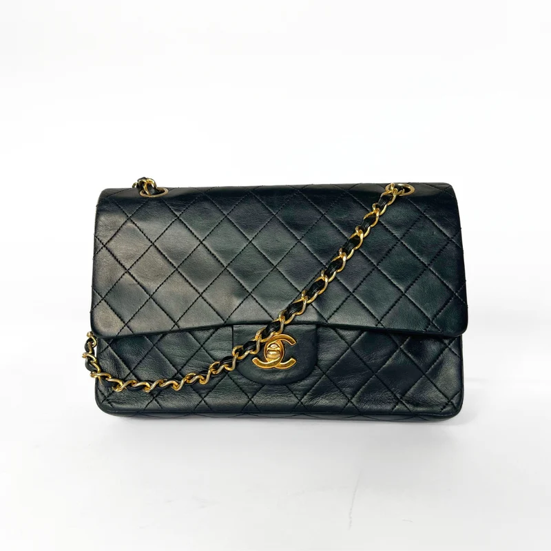 Chanel Classic Flap Bag Litet lammskinnsläder