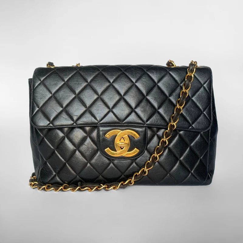 Chanel Classic Flap Bag Maxi lammskinnsläder