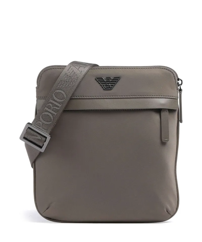 Emporio Armani Recycled Nylon Crossover väska major brown