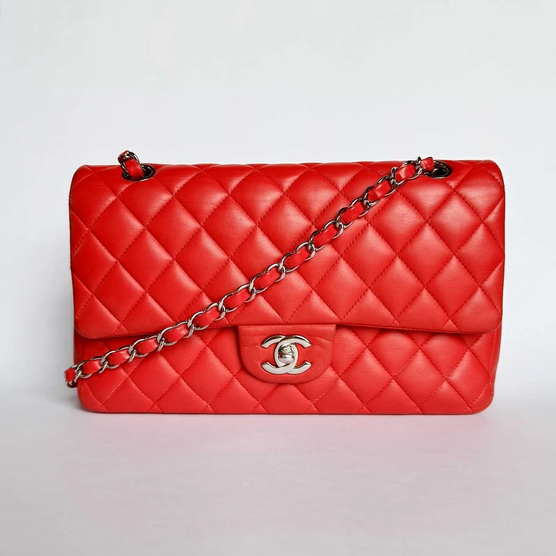 Chanel Classic Flap Bag Medium Lammskinn Läder