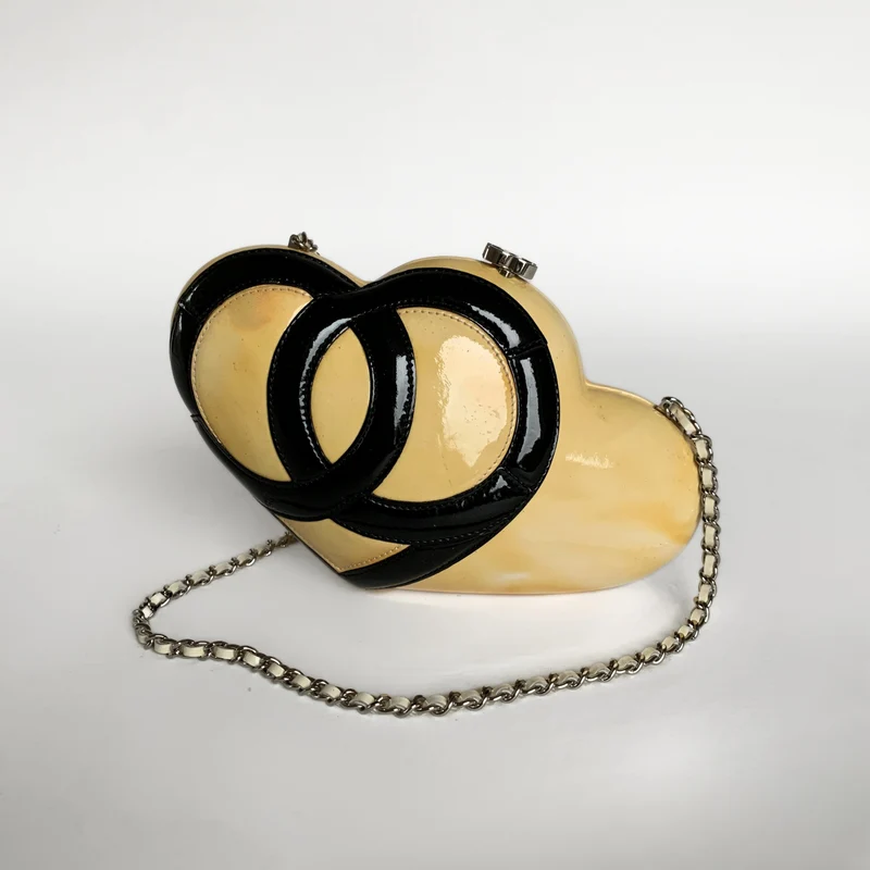 Chanel Hjärta Axelväska Lackläder (Limited Edition)