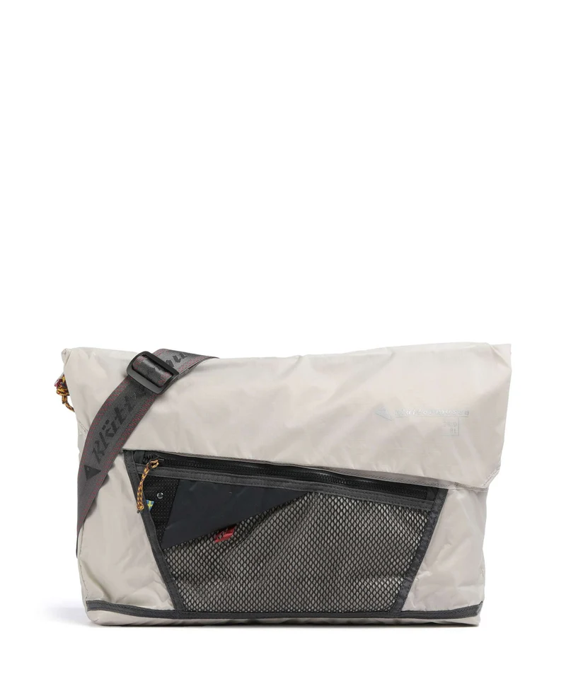 Klättermusen Grid Messenger väska putty grey