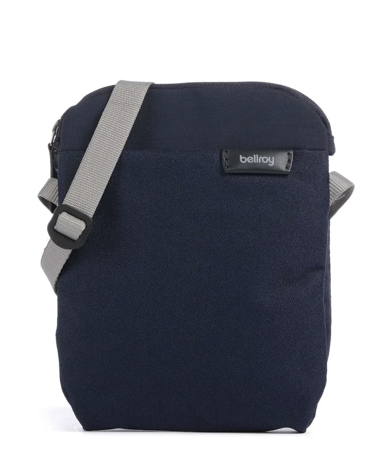 Bellroy City Crossover väska navy